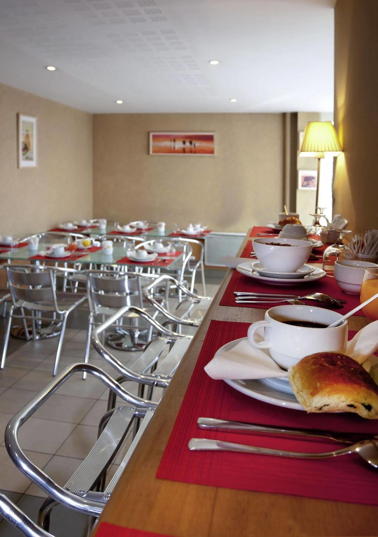 Aparthôtel Adagio Access St Denis Pleyel 3*